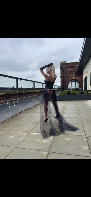 Marry me 🖤 https://t.co/xH7nbXQB1V