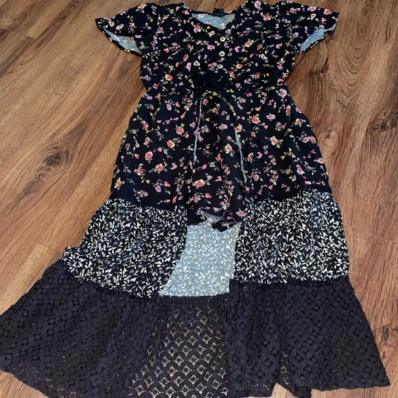 So good I had to share! Check out all the items I'm loving on <a href="/Poshmarkapp/">Poshmark</a> from <a href="/cbellechic/">Christine W</a> #poshmark #fashion #style #shopmycloset #jordache #rhode #artclass: posh.mk/rNzBheaRrBb