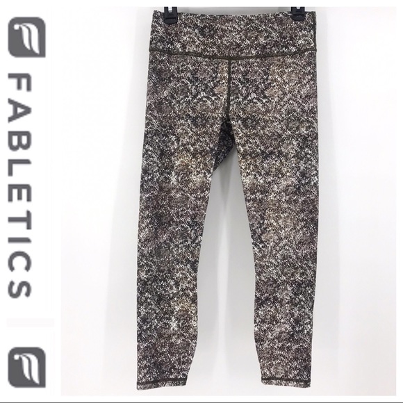 So good I had to share! Check out all the items I'm loving on <a href="/Poshmarkapp/">Poshmark</a> from <a href="/ThePoshologist/">Nina</a> #poshmark #fashion #style #shopmycloset #nycollection #none #fabletics: posh.mk/K4erdJkFxBb
