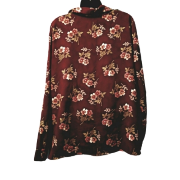 So good I had to share! Check out all the items I'm loving on <a href="/Poshmarkapp/">Poshmark</a> from <a href="/beyond_attire/">Poshmark Ambassador - Marion, Attire & Beyond</a> <a href="/Shall0875/">Hines1</a> #poshmark #fashion #style #shopmycloset #lizbaker: posh.mk/gwOBIgmFxBb