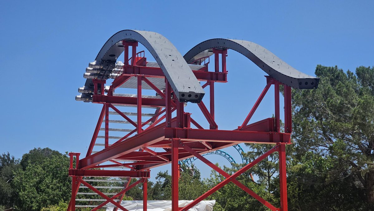 SkylineAttrax tweet picture
