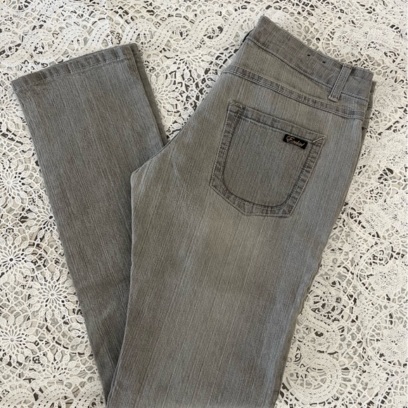 ShelleyB326's tweet photo. So good I had to share! Check out all the items I'm loving on @Poshmarkapp #poshmark #fashion #style #shopmycloset #ezekiel: https://t.co/kRZcKM7O1u https://t.co/VpDVzXkjeg