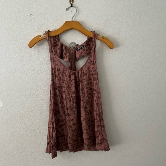 ShelleyB326's tweet photo. So good I had to share! Check out all the items I'm loving on @Poshmarkapp #poshmark #fashion #style #shopmycloset #ezekiel: https://t.co/kRZcKM7O1u https://t.co/VpDVzXkjeg