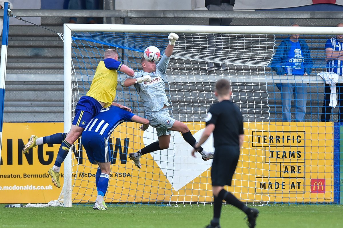 Nuneaton Town FC (C) tweet media