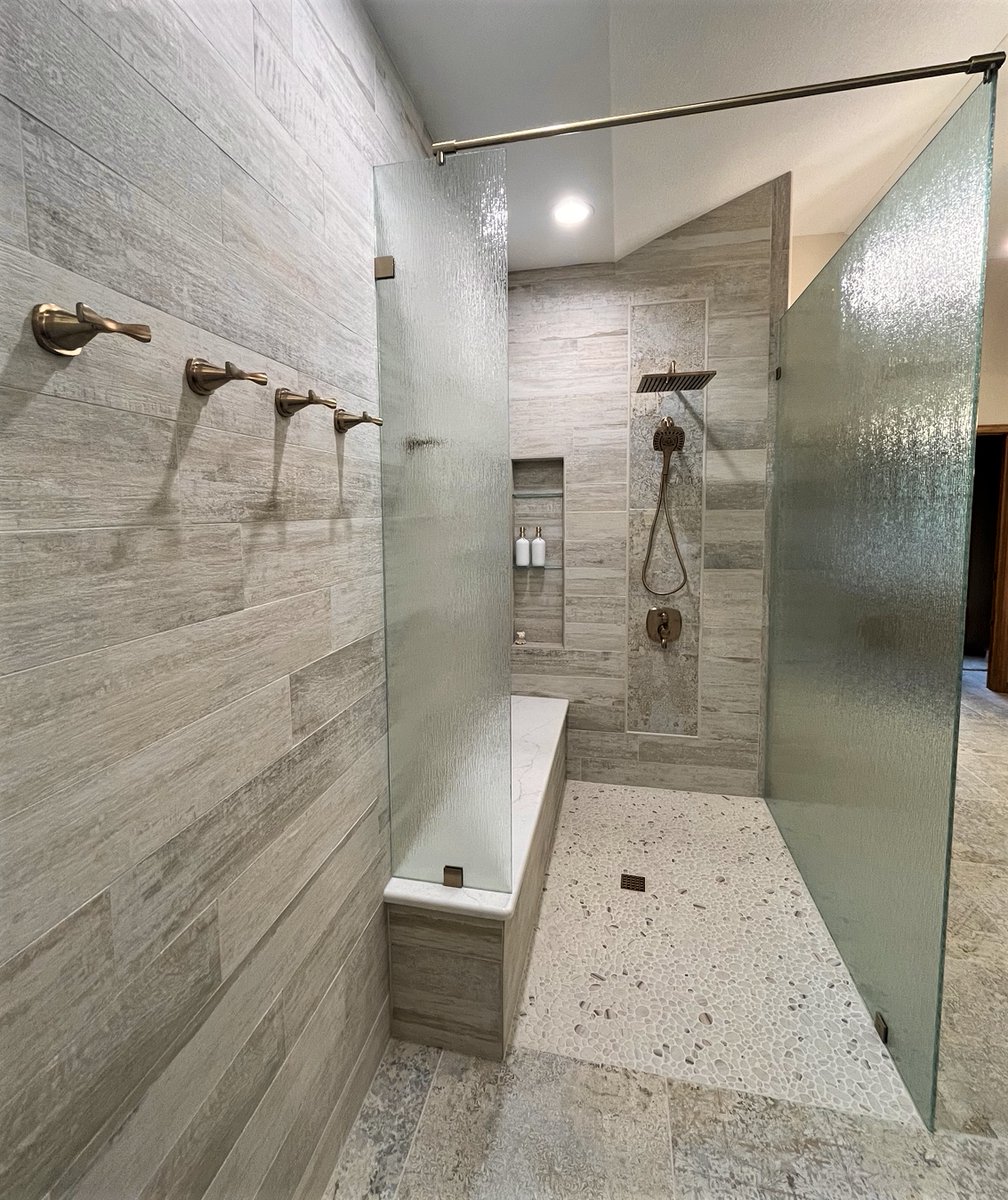 KitchensWowInc's tweet photo. 2023 is all about open-concept spaces!
An open-concept shower is something that can make your space feel like a retreat at home. 
Interested in remodeling a space to feel as luxurious as this? Stop by the showroom today to meet a designer and set up your appointment today! https://t.co/AcgA5uquUa