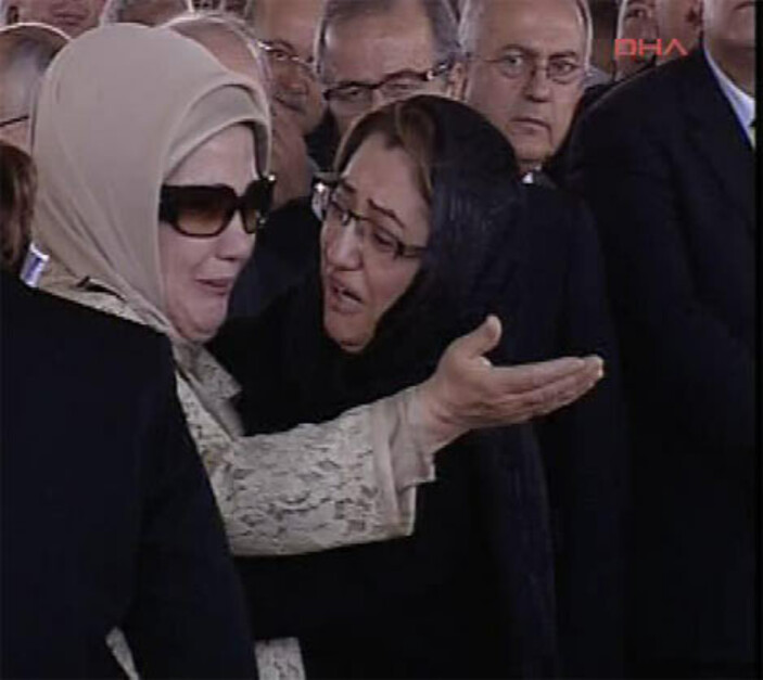 REM__BEN's tweet photo. Gız Fatma tutturdu ülkeyi Letgo'ya koyup satacam diye.. https://t.co/5IEHrthO10
