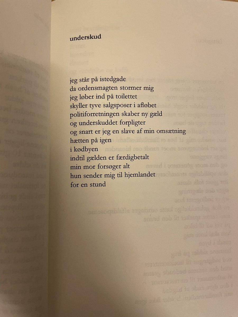 Vildt at et digt kan fortælle så meget om livet. 

@haidar_ansari_  har åbnet døren for litteratur til nogen som mig.

Det har han gjort, ved at have sine digte relaterbare for nogen som jeg - der aldrig har givet en dyt for litteratur eller kunst. 

Der er brug for flere som