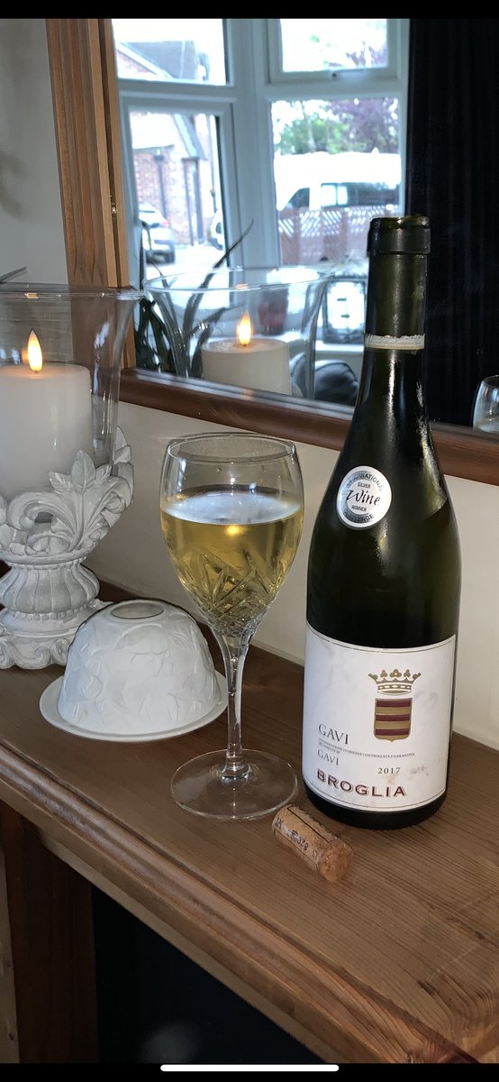 Tuesdays must be the new Fridays when you’re having a tough week #midweekdrink #finewine #drinkingalone #brogliagavi