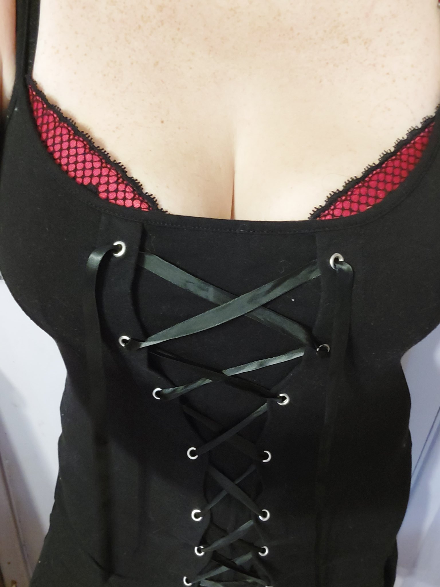 sparklygal85 on X: New top, new bra 😁 #annsummers #boobs #figure #natural  #40f #gothic #corset #emp #sparklygal  / X