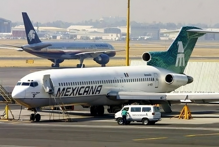 LaJornada's tweet photo. #LaJornadaOpina #Mexicana: desenlace afortunado.

Se reconoce el esfuerzo del @GobiernoMX para hacer una mínima justicia a exempleados y devolver al país su participación de la que nunca debió salir.
Se desea la mejor suerte a la empresa reconstituida.
https://t.co/VQv8pVcF88 https://t.co/T8LuDAIsJQ