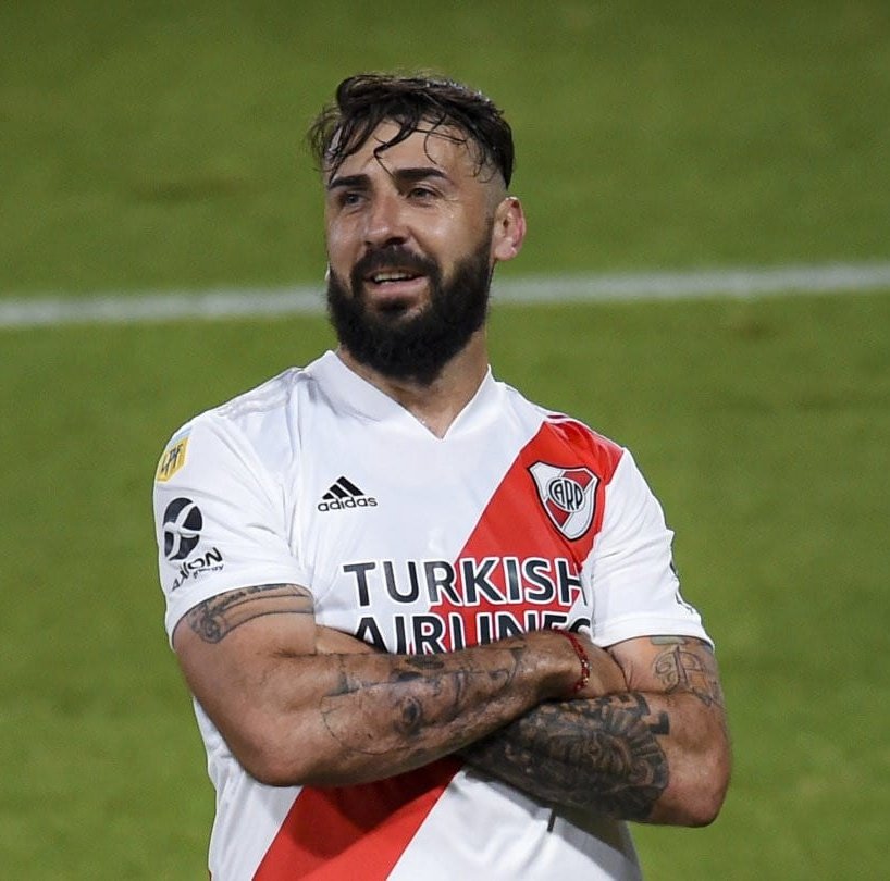 🚨💣 Lucas Pratto se suma a Jan Hurtado como los nombres que busca Liga para reforzar la delantera con Paolo Guerrero. El argentino también negocia con Vasco da Gama. #LDU