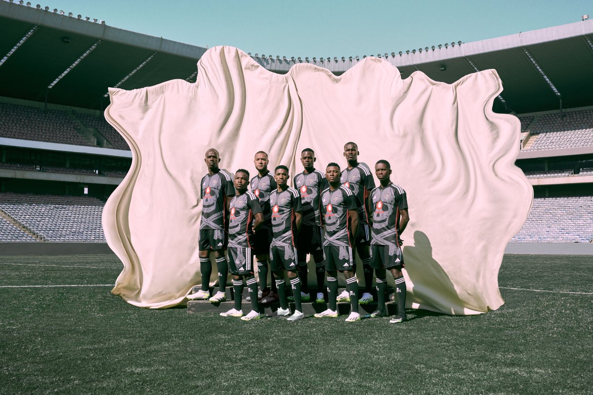 🇿🇦 Everything about Thebe Magugu's new work with Orlando Pirates is incredible