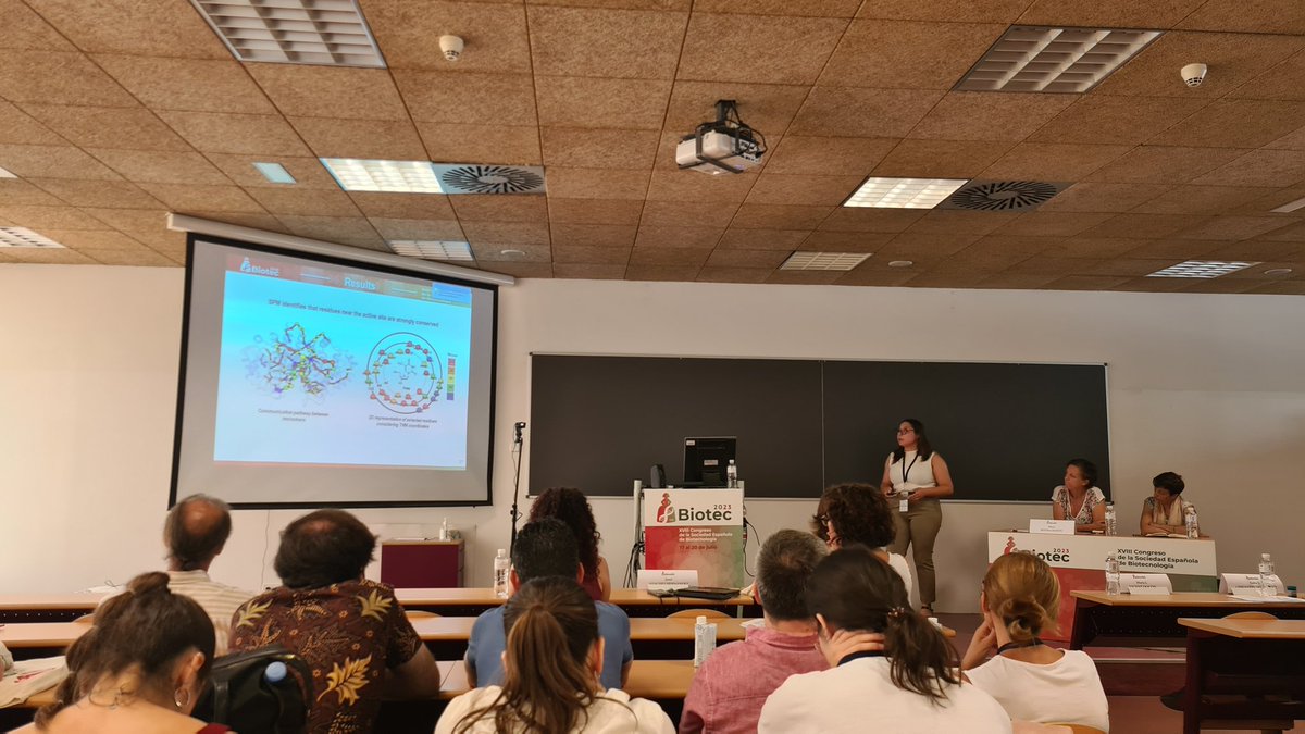 @_janetsanchez's first talk in a scientific congress! Congrats for the nice talk! Another great scientist from @TCBioSys @IQCCUdG @silviaosu's lab