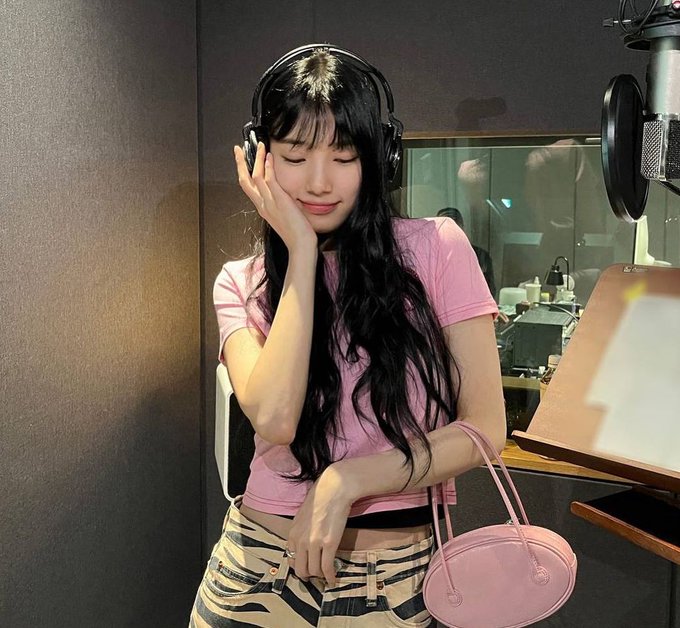 skxuukzky's tweet photo. AT FULL SPEED BY SUZY
#수지_전속력으로
#RunOutNow 
#SUZY #수지 #RUNEXT #알유넥스트 https://t.co/AmKAVsBOn6