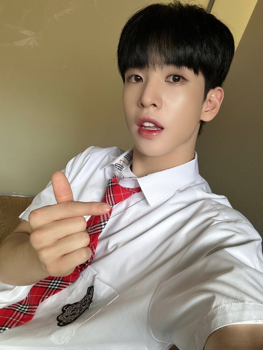 취침 시간이 넘었네?? 😜
#앨런 #ALLEN