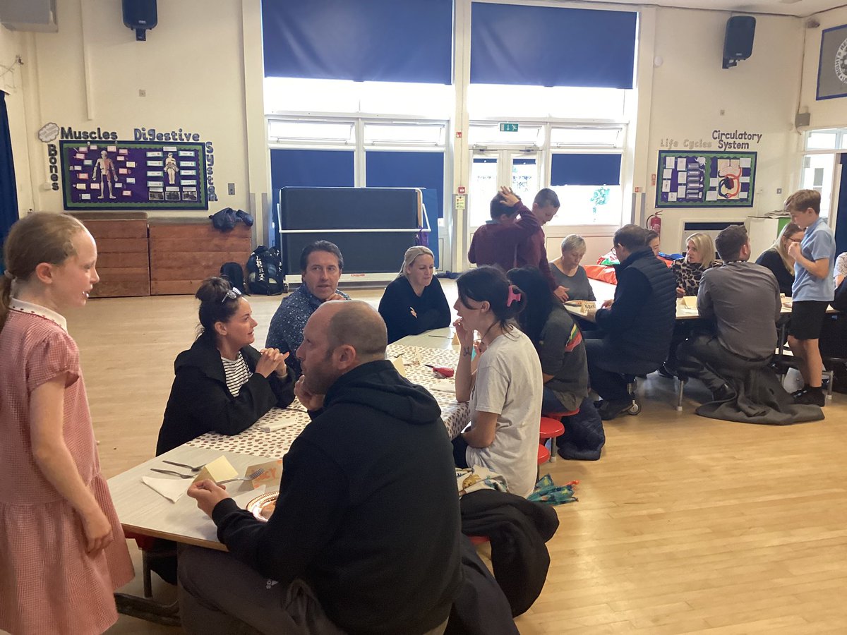 Thank you to all of our Year 6 parents and grandparents who came along to our ‘Come dine with me’ event this afternoon as part of our Design Technology unit 🫑🍪🍽️