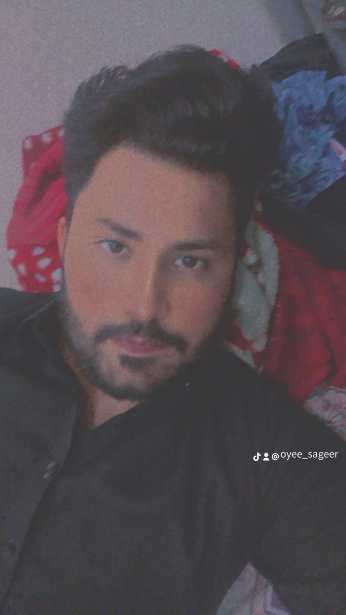 sageer1995's tweet photo. تم نے دیکھی ہی نہیں ہجر کی آندھی راتیں
تم نے دیکھا ہی نہیں چاند کا کالا ہونا🖤 https://t.co/pR8GBvvUqb