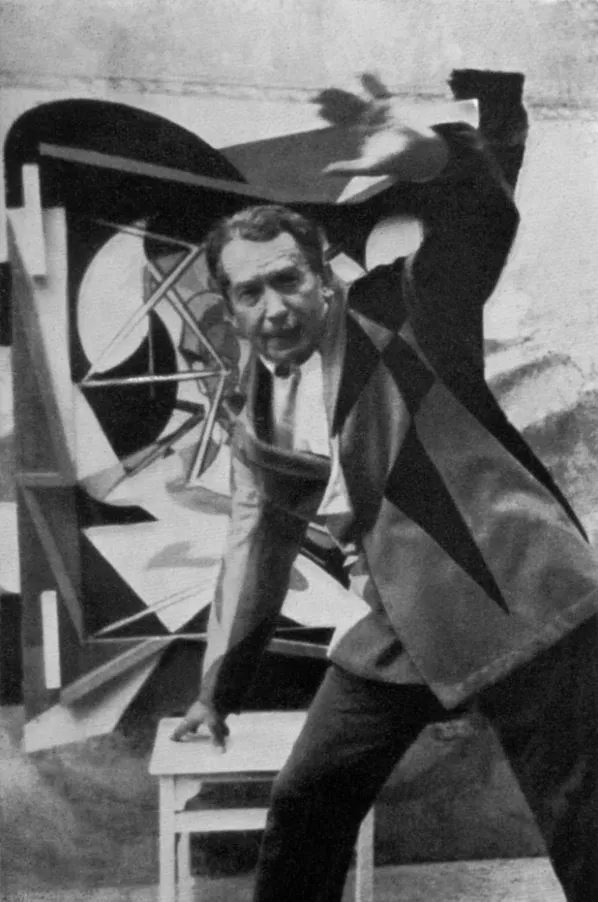 Giacomo Balla was born #onthisday in Turin in 1871. A teacher of the Divisionist technique, he joined the Futurists in 1910 and was the first of the early Futurist painters to develop an entirely abstract style. 

Discover his work featured in our permanent collection.