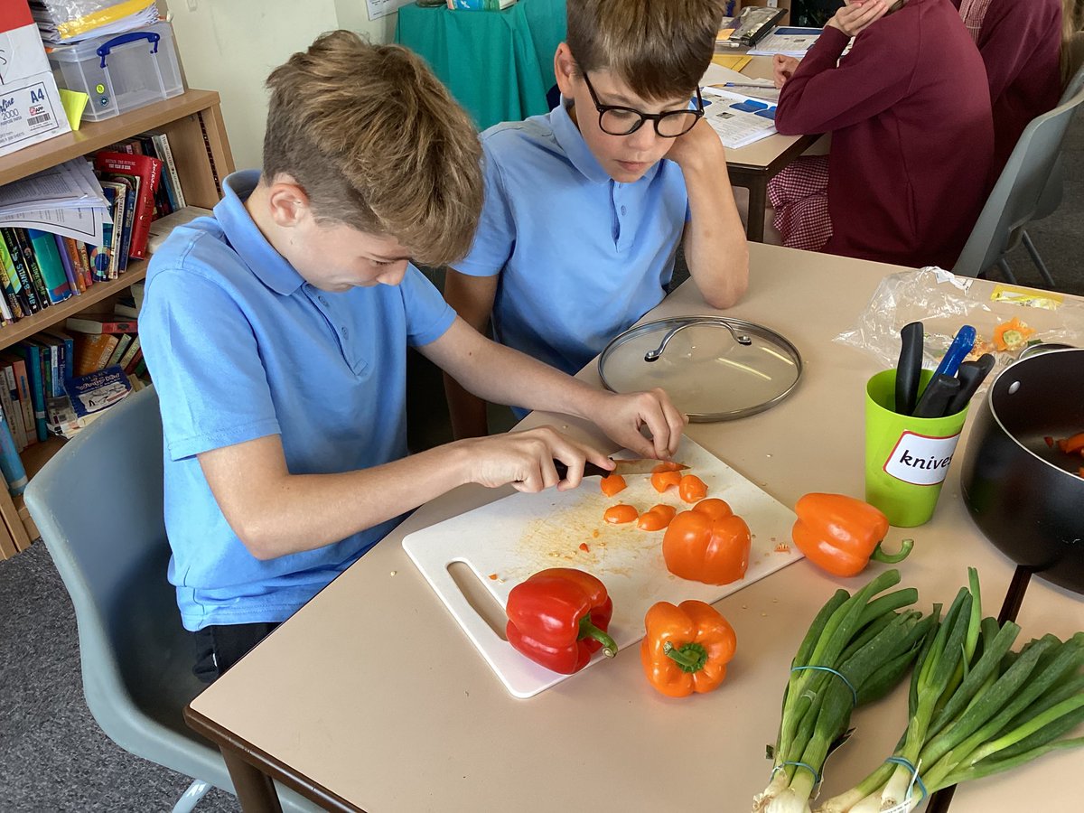 Year 6 have had a great day preparing a ‘three-course meal’ for their visitors as part of their design technology unit this term 🍽️🫑🍪