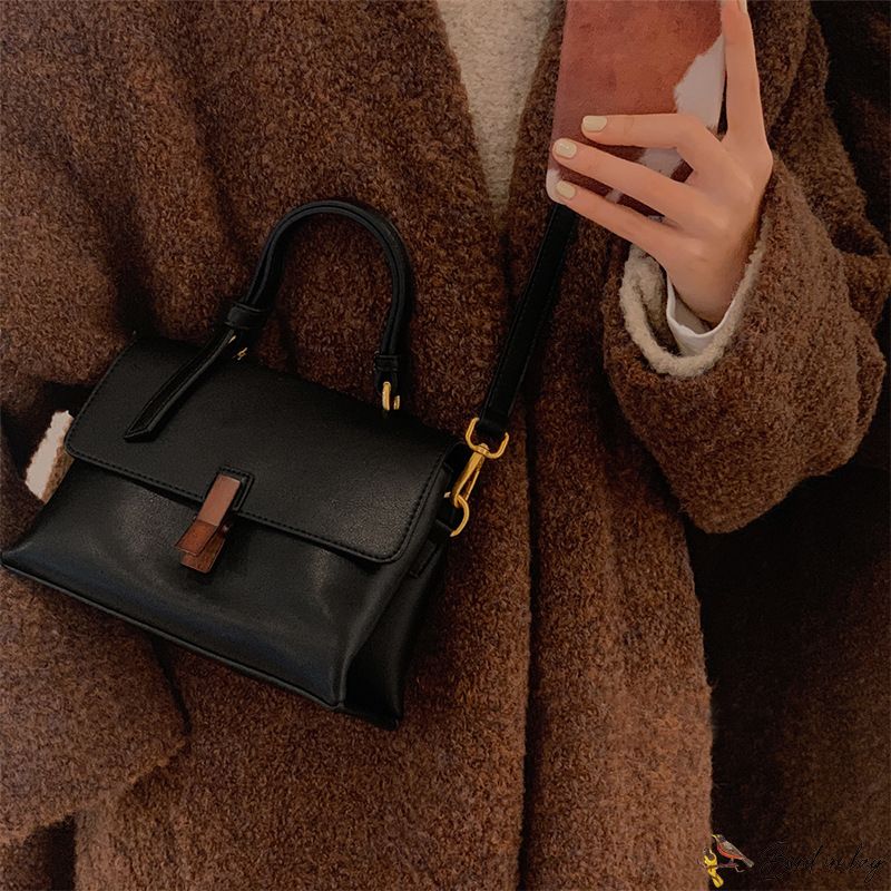 ShopBirdInBag's tweet photo. Sleek sellouts! 🤓. Order Bird in Bag - Texture bag mahogany retro women's bag shoulder bag crossbody bag handbag new tide large capacity ladies bag at $43.99 from https://t.co/6c57wiKFDk https://t.co/4FPxL9cxj1