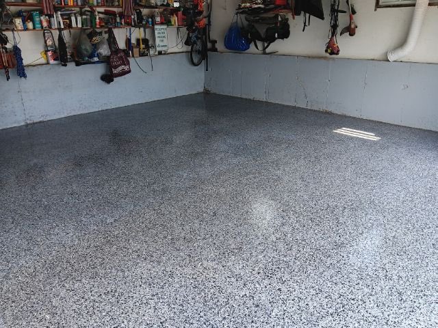 LiquidStoneFin's tweet image. If you are looking to transform your ugly garage floor let us apply our four layer broadcast epoxy overlay. It is a lifetime application!
#epoxy #epoxyflooring #epoxycoating #garage #garagefloorepoxy