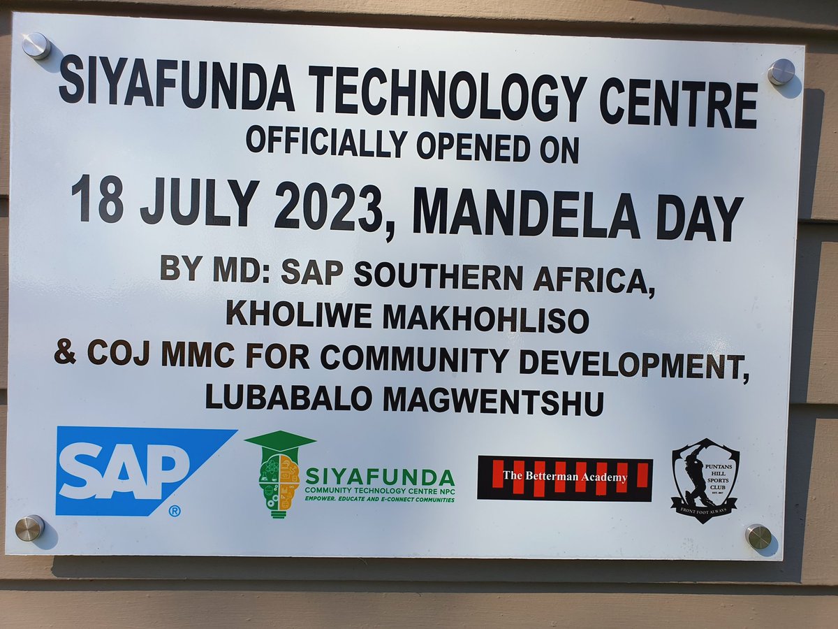 Siyafunda_ctc's tweet photo. 🇿🇦#Happy Mandela Day 👏🏿Thank you for everyone's support, time, dedication and commitment. It was an honor for us to be graced  with your presence.💐👏🏿
@GENESSSA  @SAP  @Puntans @KholiweMakhohliso @MMCLubabaloMagwentshu @AfricaCodeWeek
#MandelaDay2023 
#67minutes 
#code4mandela https://t.co/JVtzoGz1Qr