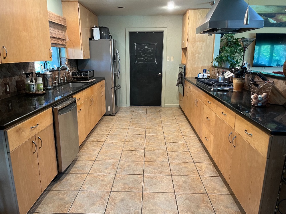 AdamInAustinTX's tweet photo. SOLD! EXTREMELY RARE opportunity -- 1 Acre in 78745 priced under $20/sq ft. Property features 1 large SFR + a standalone RV! #Austinflip #78745 #Austinfixerupper #RealEstateInvesting #FixAndFlip #FlippingHouses #InvestmentProperty #Fixerupper #adaminaustin #adaminaustintx https://t.co/7BDbrOoAfy