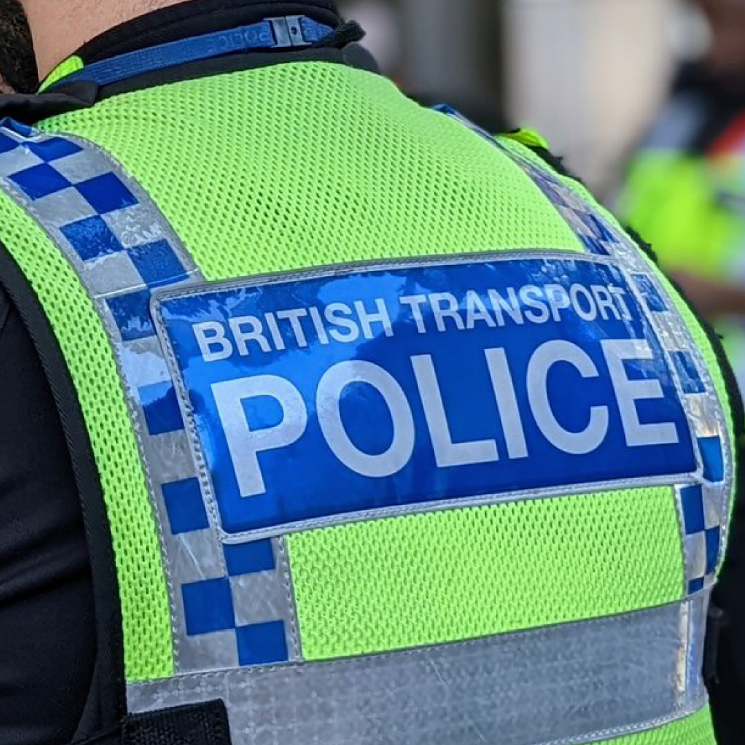 GLASubwayTravel's tweet photo. @BTPScotland routinely patrol the Subway network and will respond to calls of anti-social or unacceptable behaviour in our stations and on our trains. Abusive and anti-social behaviour will not be tolerated on the Subway.

#GlasgowSubway #BTP https://t.co/qncDZWKuSi