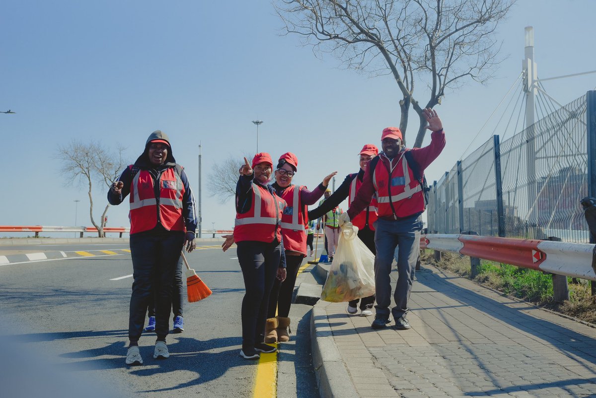 We_Are_Bizarre tweet media