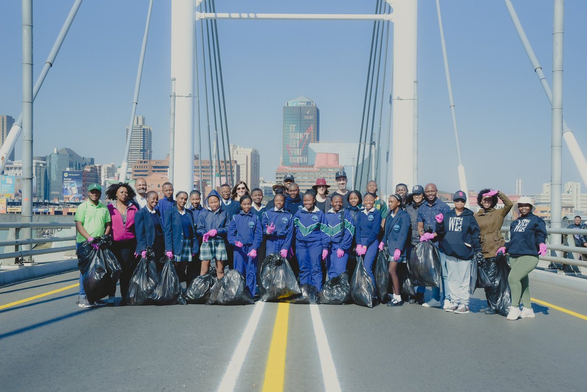 We_Are_Bizarre tweet media