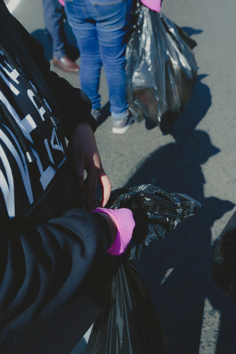 We_Are_Bizarre tweet media