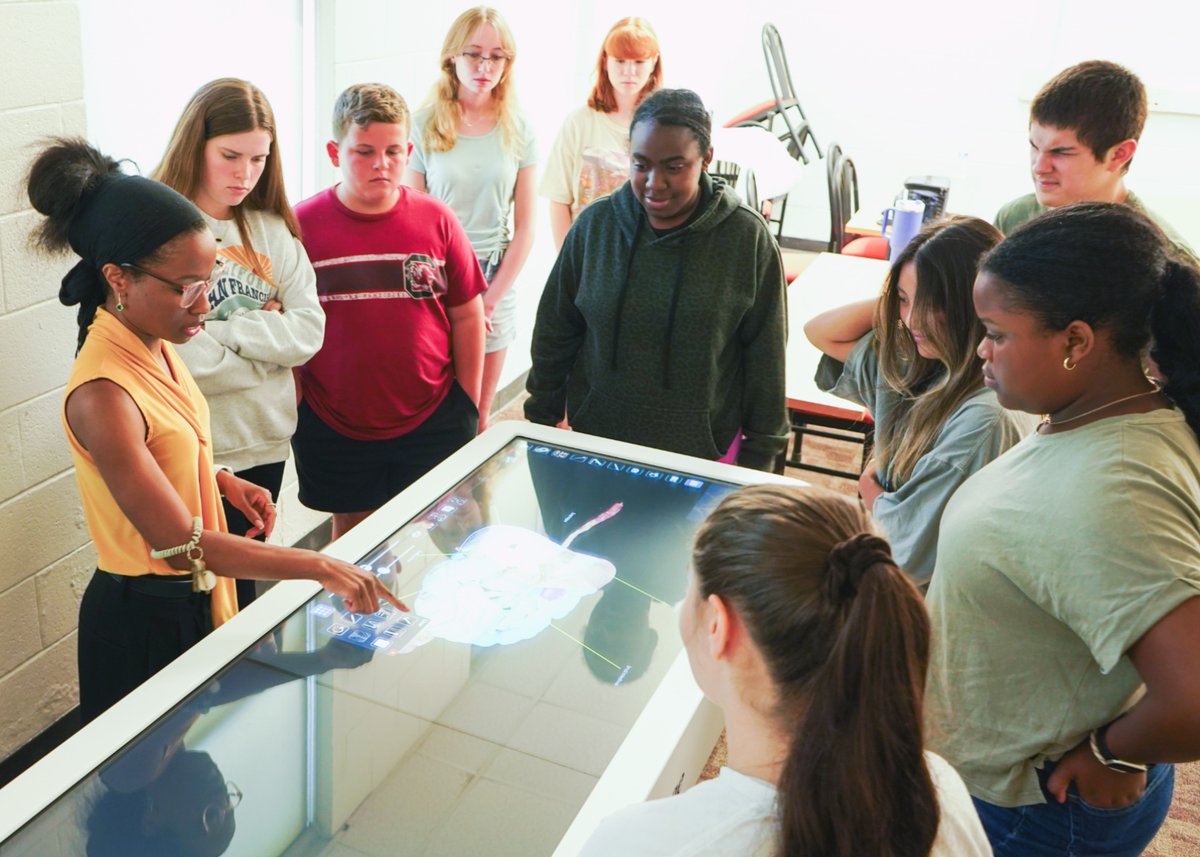 🔬 Last week's Step into Surgery Summer Camp was a big hit with students! They got to dive into the thrilling world of Surgical Technology. A big shoutout to @Partnership Grand Strand for providing scholarships for this amazing opportunity!  #Education #HGTC #SummerPrograms