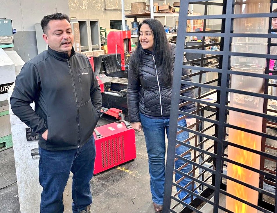 SoherElSukaria's tweet photo. Visitamos MEELKO Argentina, una empresa bien cordobesa que se dedica a la fabricación e instalación de maquinarias industriales. Estamos cerca de cada vecino, empresa y Pyme. Juntos vamos a lograr que #Córdoba pase al #ProximoNivel https://t.co/bc6IX53odY