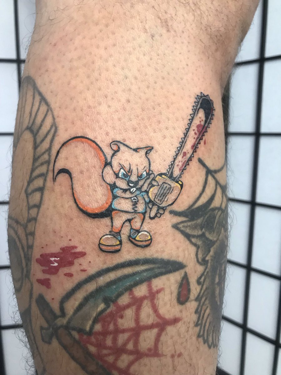 __scabulousTTT's tweet photo. Danilo desbloqueou uma memória longínqua que nem sabia que tinha com esse personagem xD
#tattoo #tattoos #ink #inked #art #tattooed #tattooart #tattooer #tattooflash #artist #tattoolover #tattooideas #tatuagem #colortattoos #conky #blood #gore #goretattoo #funny #silly #game https://t.co/mZvwzw2bq8