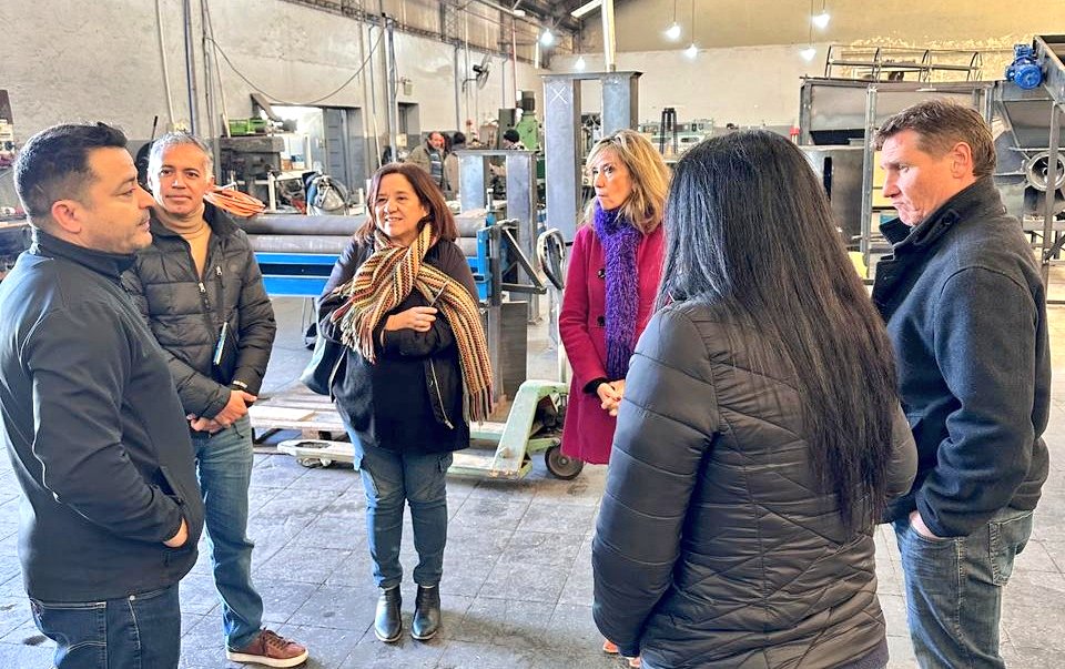SoherElSukaria's tweet photo. Visitamos MEELKO Argentina, una empresa bien cordobesa que se dedica a la fabricación e instalación de maquinarias industriales. Estamos cerca de cada vecino, empresa y Pyme. Juntos vamos a lograr que #Córdoba pase al #ProximoNivel https://t.co/bc6IX53odY