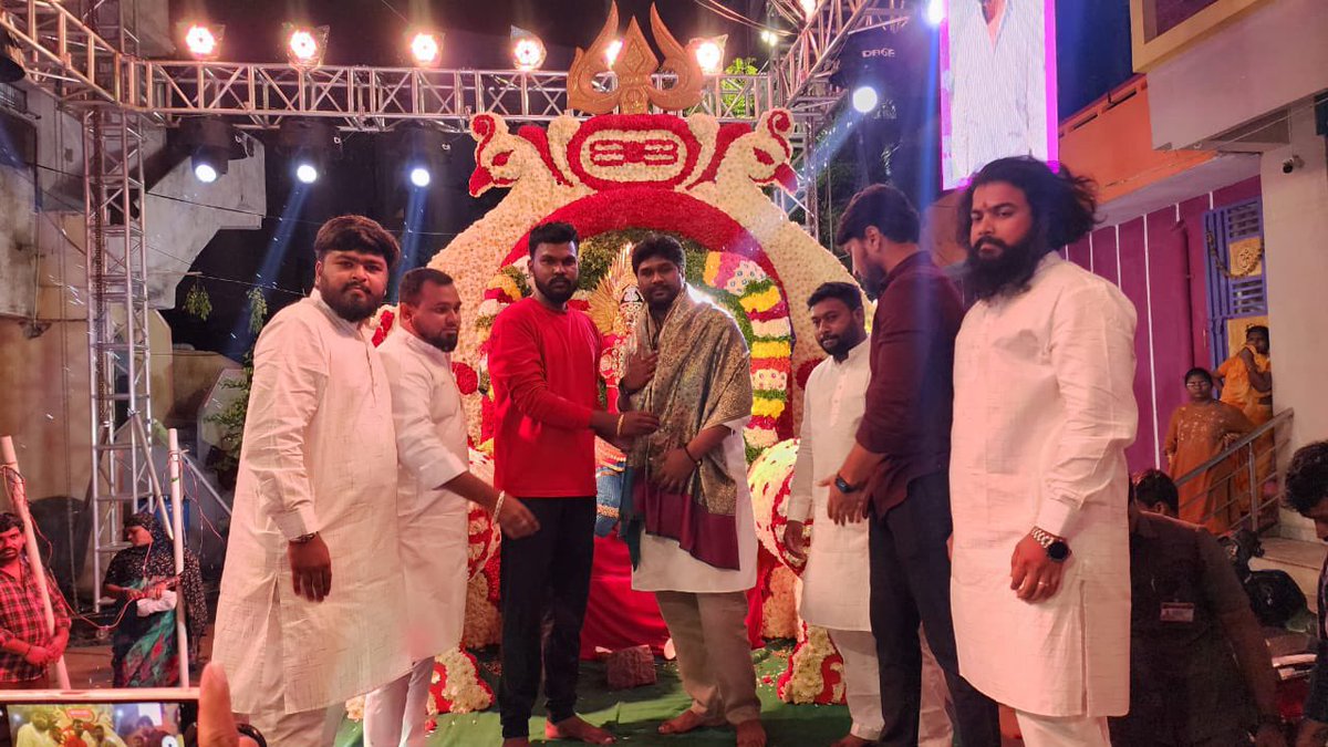 talasani_sai's tweet photo. As part of annual Ashada Bonalu Festival, took part in the Palaharam Bandi Processions at Chikkadpally &amp; Narayanguda. #Bonalu https://t.co/HBzQfDrAqI