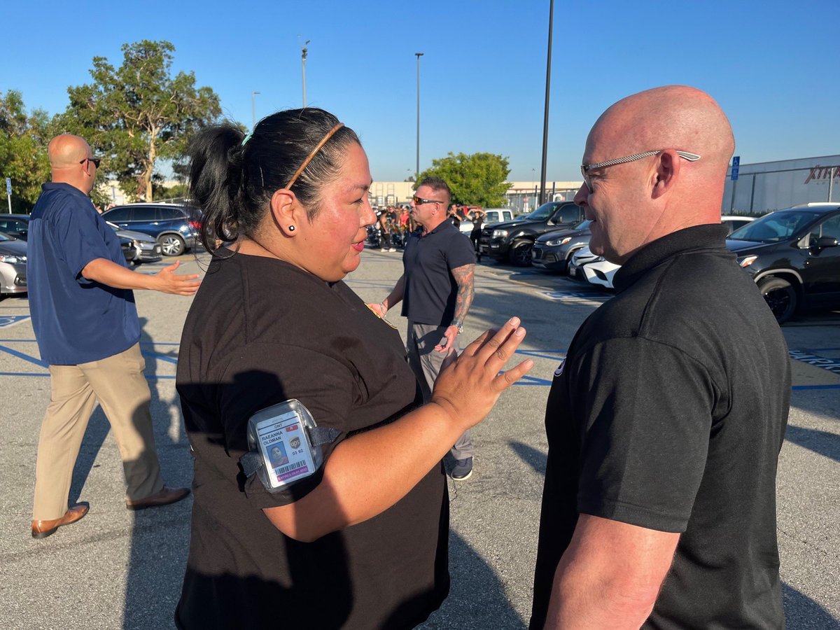 TeamsterSOB's tweet photo. Cali @Teamsters making certain that @UPS management hears them from their air-conditioned offices…Don’t get too comfortable #13Days #PayUp #Local63Strong https://t.co/nZNskoULdl
