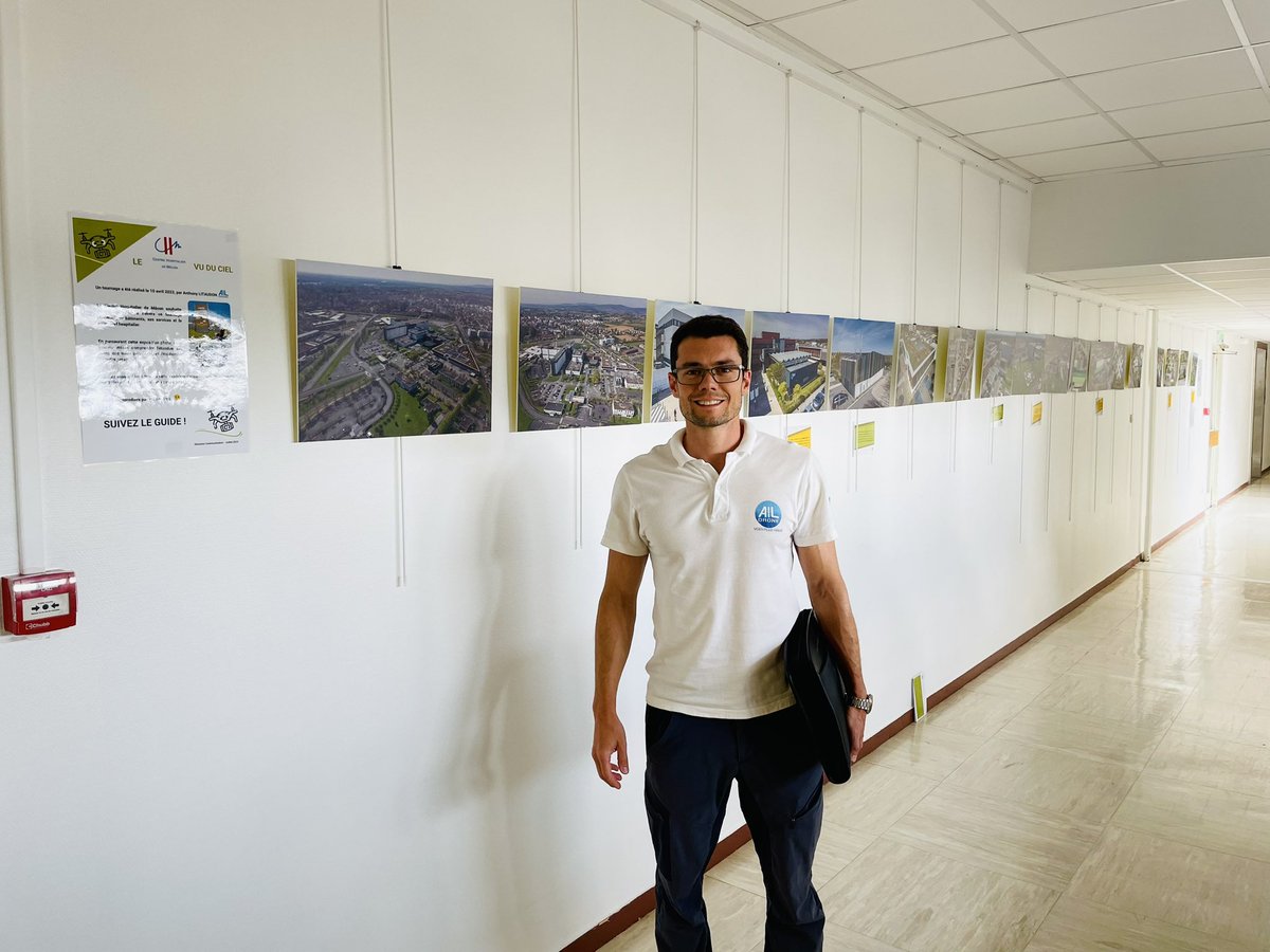 Alitaudon's tweet photo. Une belle récompense et un honneur pour notre #photographe @Alitaudon avec cette #exposition dans les couloirs du Centre Hospitalier de Mâcon  🏥 
Reportage #photos aériennes @al_drone71 Avril 2023
Un grand merci à Denis Rome 🙏
#workinprogress #film https://t.co/jZAWyOHjWw