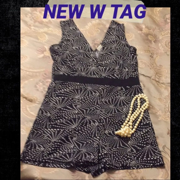 KathySiderits's tweet photo. So good I had to share! Check out all the items I'm loving on @Poshmarkapp #poshmark #fashion #style #shopmycloset #shopevelynne #jonanna #potterybarn: https://t.co/Xinp2L8kPr https://t.co/U143ktSVg3