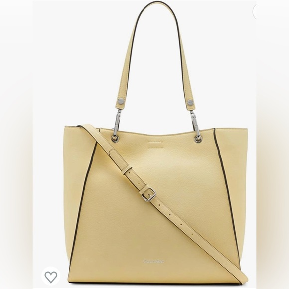 AngelaHenness11's tweet photo. So good I had to share! Check out all the items I'm loving on @Poshmarkapp from @bb_bthrifts #poshmark #fashion #style #shopmycloset #verabradley #calvinklein #nike: https://t.co/71Sok514Xl https://t.co/nYUamG3xor