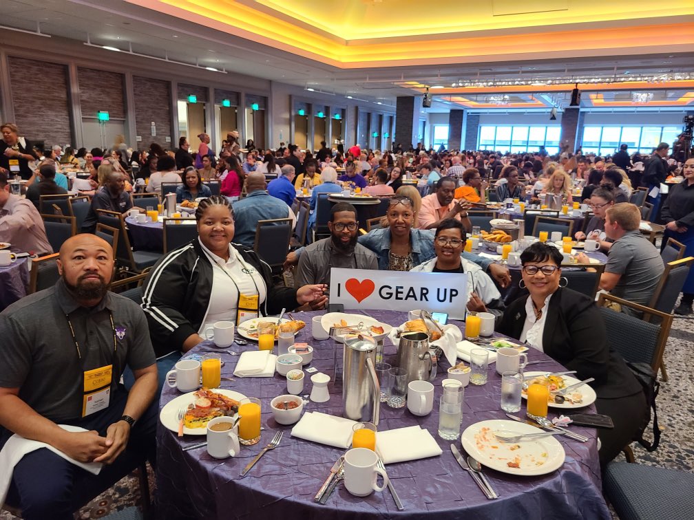 KierreRimmer1's tweet photo. Ready for day 2 at the NCCEP/GEAR UP Annual Conference! 
#GUcon23 #Day2 #ThePowerOfPossibility #WeLoveGEARUP #ILoveGEARUP #NCCEP #GEARUPWorks #GEARUPMississippi #GEARUPMichigan https://t.co/jmVi3fCPpI