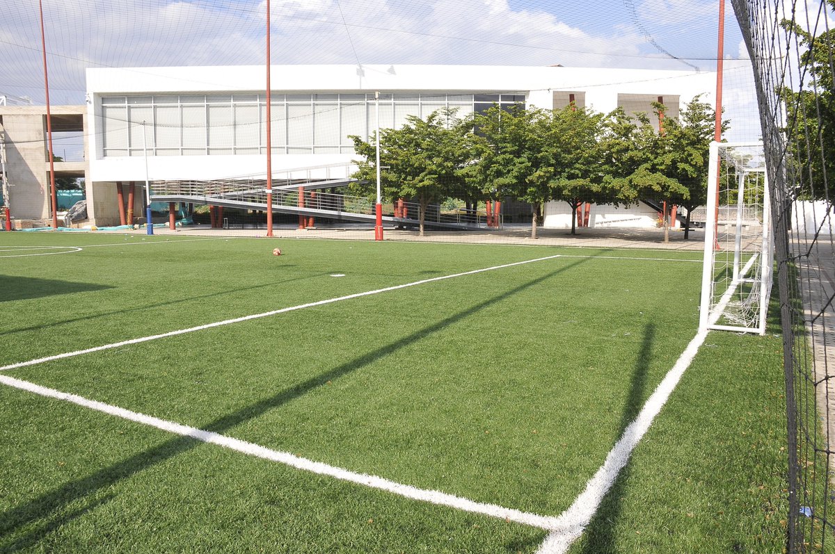 comfacesar's tweet photo. ⚽️ | Vive tus encuentros futbolísticos en las canchas del Complejo Deportivo #Comfacesar en @Valledupar_Col https://t.co/UWLOSiDhMG