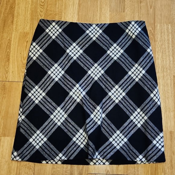 lawrence_loft's tweet photo. So good I had to share! Check out all the items I'm loving on @Poshmarkapp #poshmark #fashion #style #shopmycloset #talbots #columbia: https://t.co/dNUyvVGy0j https://t.co/3ps3h2nk6H