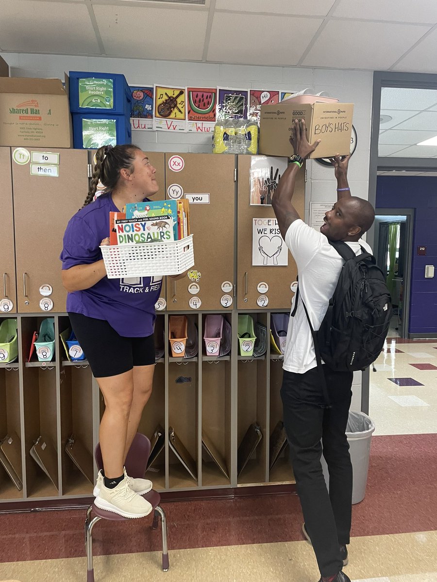 Team work makes the dream work!!!! #middierising Summertime preparation <a href="/RosaPTweets/">Rosa Parks Elementary School</a> !!!!!