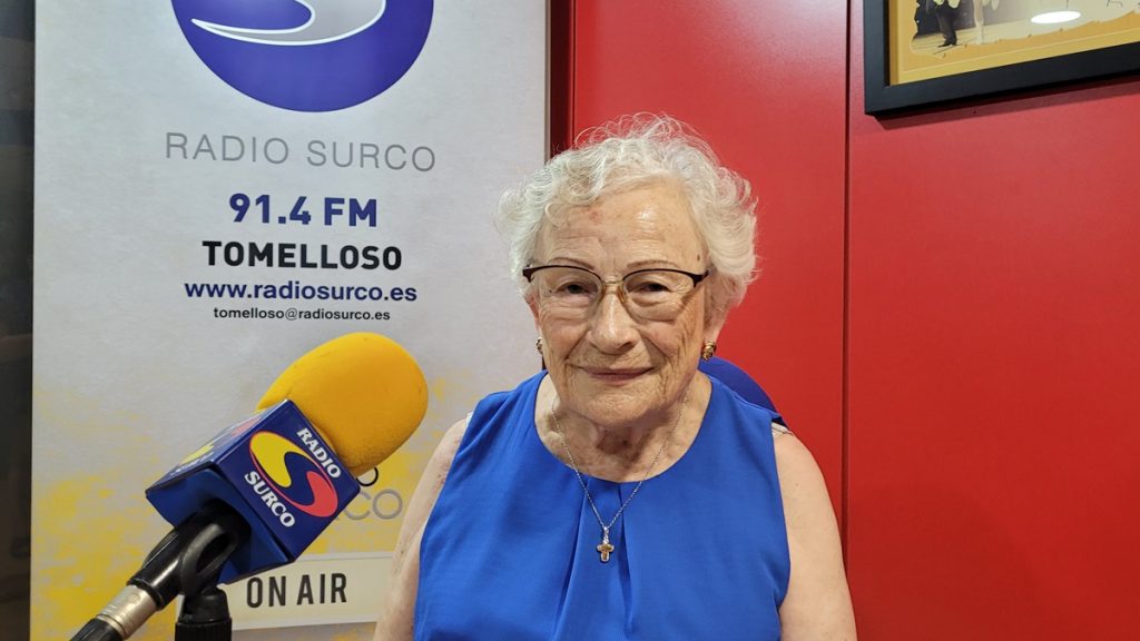 RadioSurcoCLM's tweet photo. Adoración Mendoza, una vida dedicada al voluntariado, cumple 88 años via @radiosurcoclm https://t.co/VNwBo25fx5 https://t.co/SakDnDkBgo
