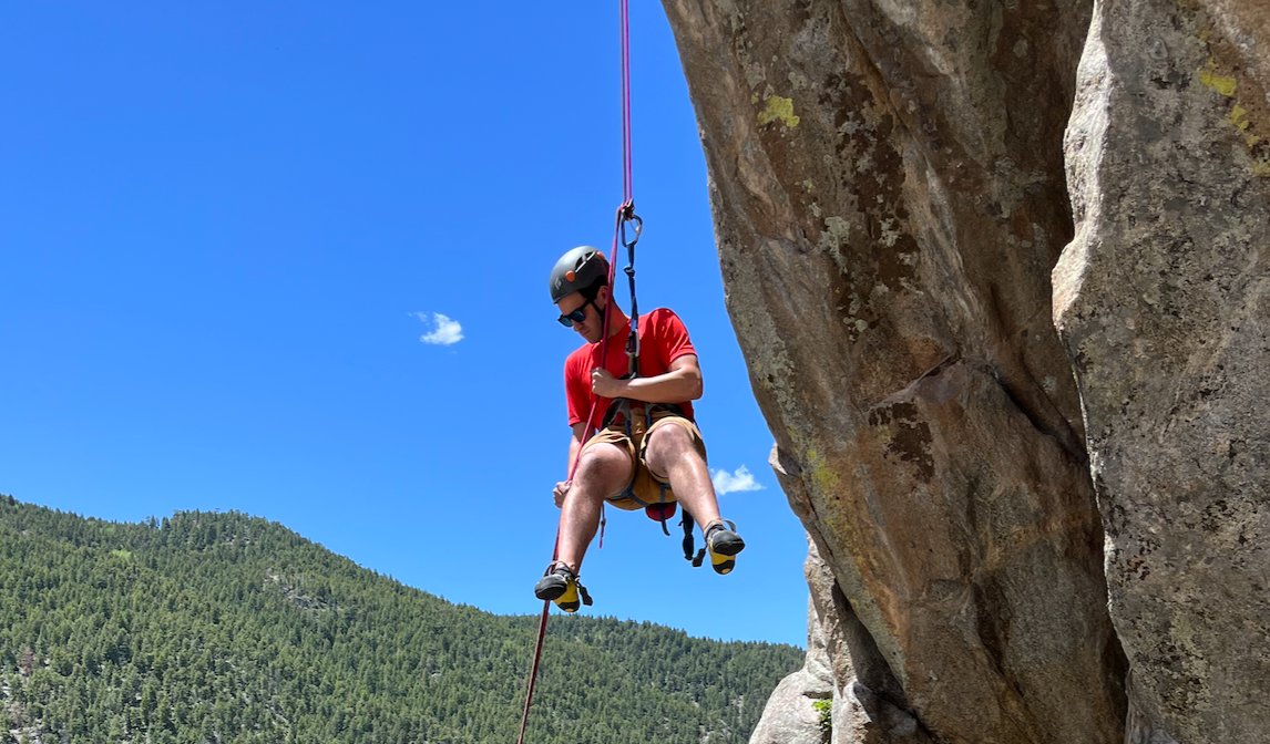 read_cdjones's tweet photo. Looking for outdoor gear that aligns with your values? I recommends Black Diamond, Arc'teryx, REI, Black Crows, Amazon, and Patagonia for sustainable and high-quality products. #SustainableGear #OutdoorProducts Check out my recent Medium post on rappeling! https://t.co/1mCEaoR46N