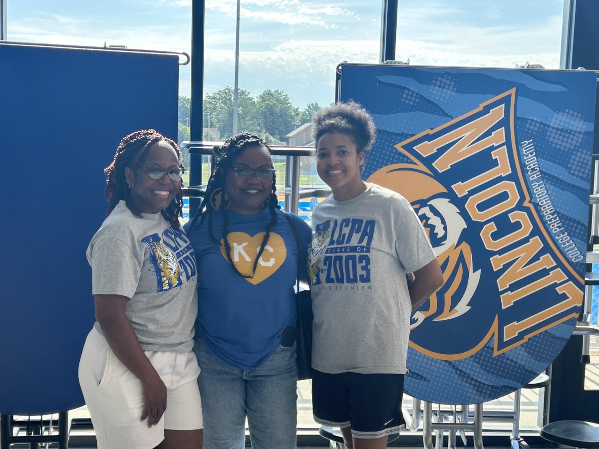 KCPS_Lincoln's tweet image. Class of 2003 gives back to LCPA with community service! Congratulations on your 20th Class Reunion! #LCPA #Classof2003