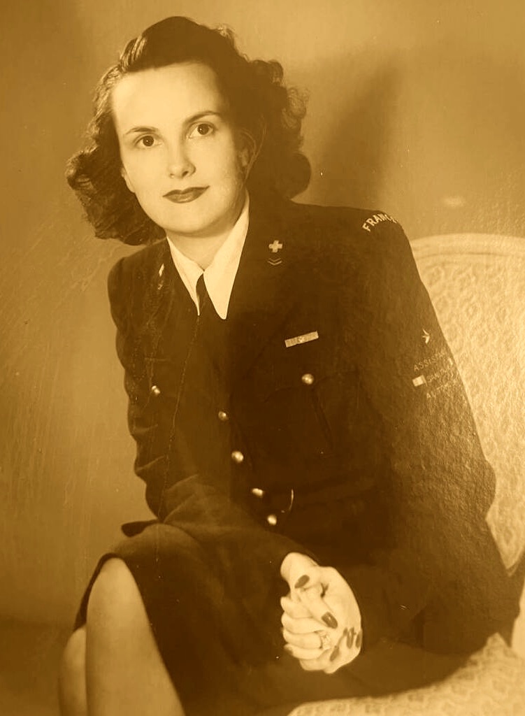 paroles_la's tweet image. Elle a fendu les lignes ennemies pour renseigner les Alliés en Bretagne. Elle a fait fi du danger pour sauver les soldats blessés dans l'Est encore occupé. Et puis elle est rentrée chez elle. Humblement.Elle a été enterrée aujourd'hui. À 103 ans. Autant de mercis à Renée Guernier