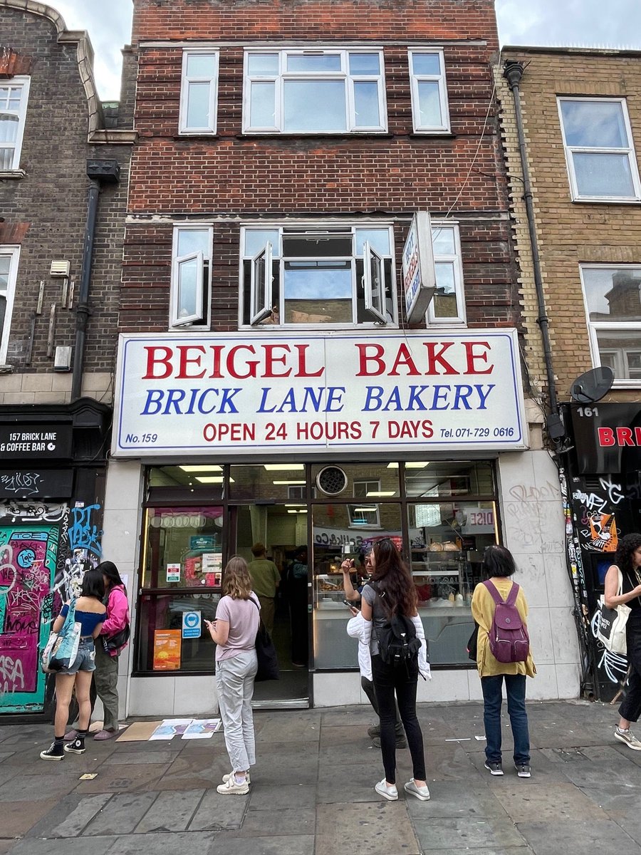 sonhyuk's tweet photo. I'm at @BeigelBake in London, Greater London https://t.co/JixA74zpfy https://t.co/dvNtJidf7m