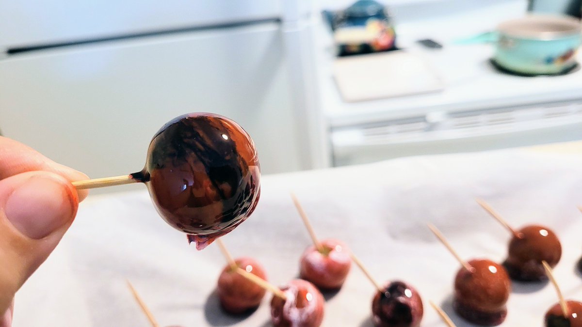 WensdaiAmbrose's tweet image. Making cherry🍒  flavored candied grapes 🍇 
#candy #makingcandy #candiedfruits #candiedfruit #candiedgrape #grapelover #cherry #cherryflavor #cherryflavoured #tryit #homemade #candytime #candytime🍡